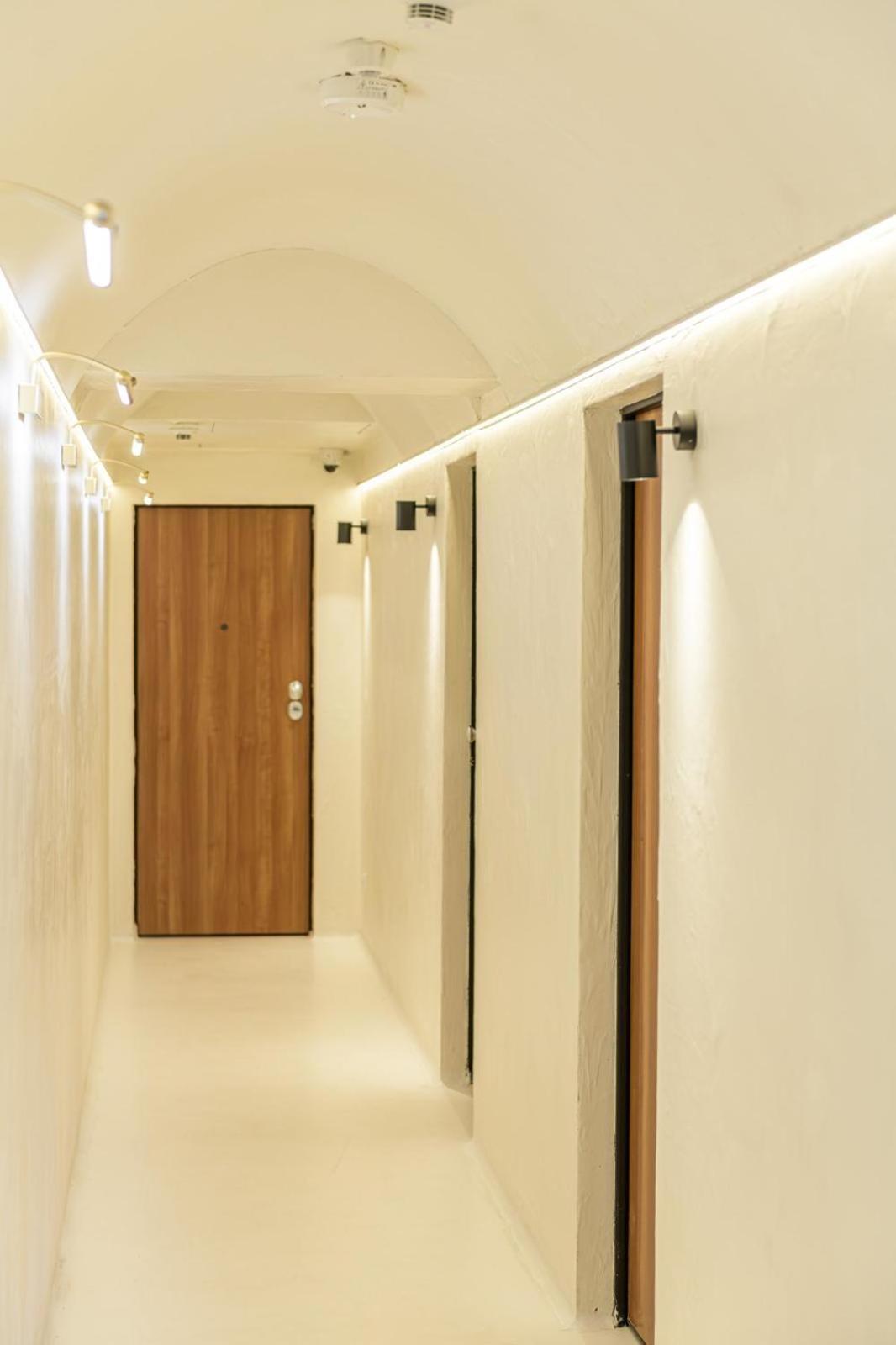 Nishani 5 Stars Boutique * Bucureşti